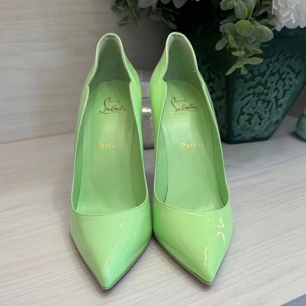NWT Christian Louboutin Lime Green Scalloped Heels (Size 41 / US 11) - Picture 4 of 10